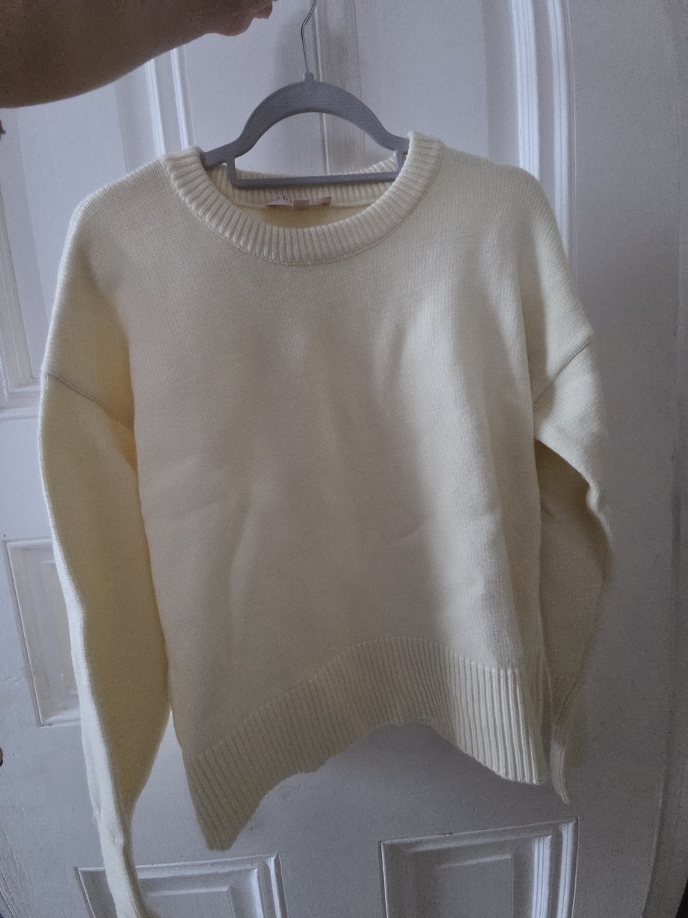 BUTTER YELLOW KNIT SWEATER